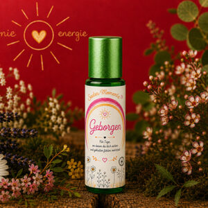 Aroma-Roll-on Geborgen aus der Serie Seelen-Momente von Harmonie Energie, umgeben von getrockneten Kraeutern und Blueten